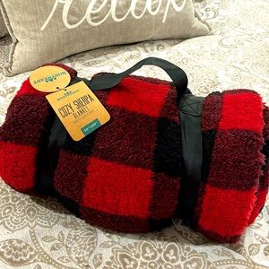 NWT Sherpa blanket. Red black buffalo plaid. 50x60